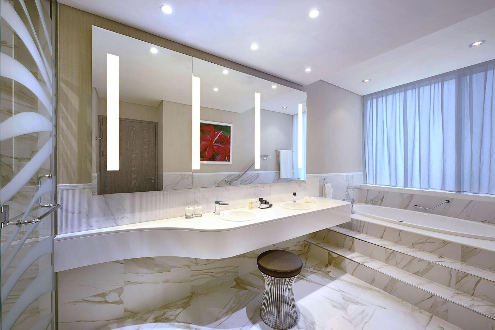 Doubletree By Hilton Old Town 5*